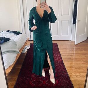 Nasty Gal Size 4 dark green maxi long sleeve  dress